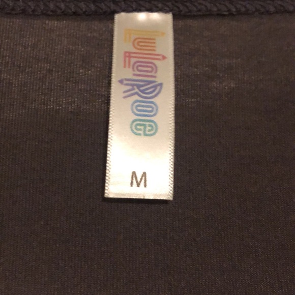 LuLaRoe Classic T - Picture 3 of 4